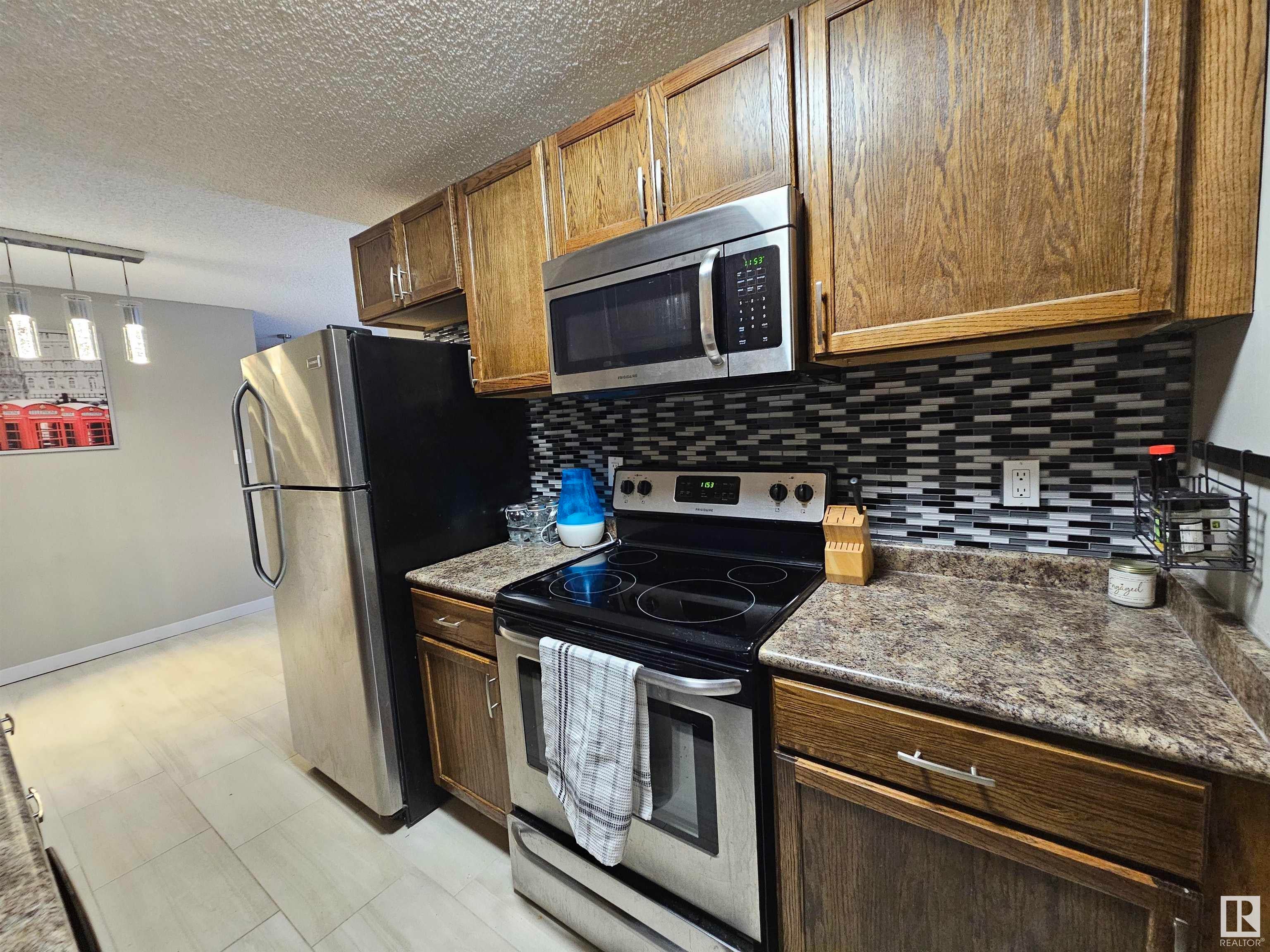 105 53 Akins Drive, St. Albert