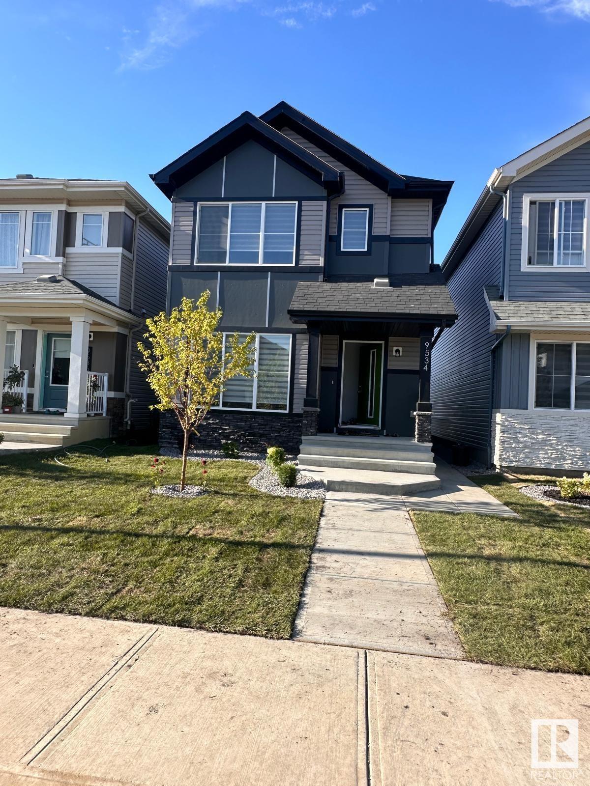 9534 Carson Bend, Edmonton
