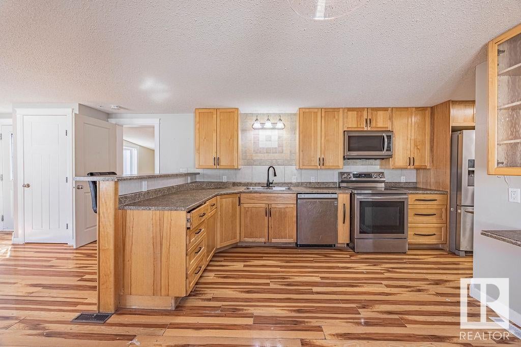 1438 Lakeland Village, Sherwood Park
