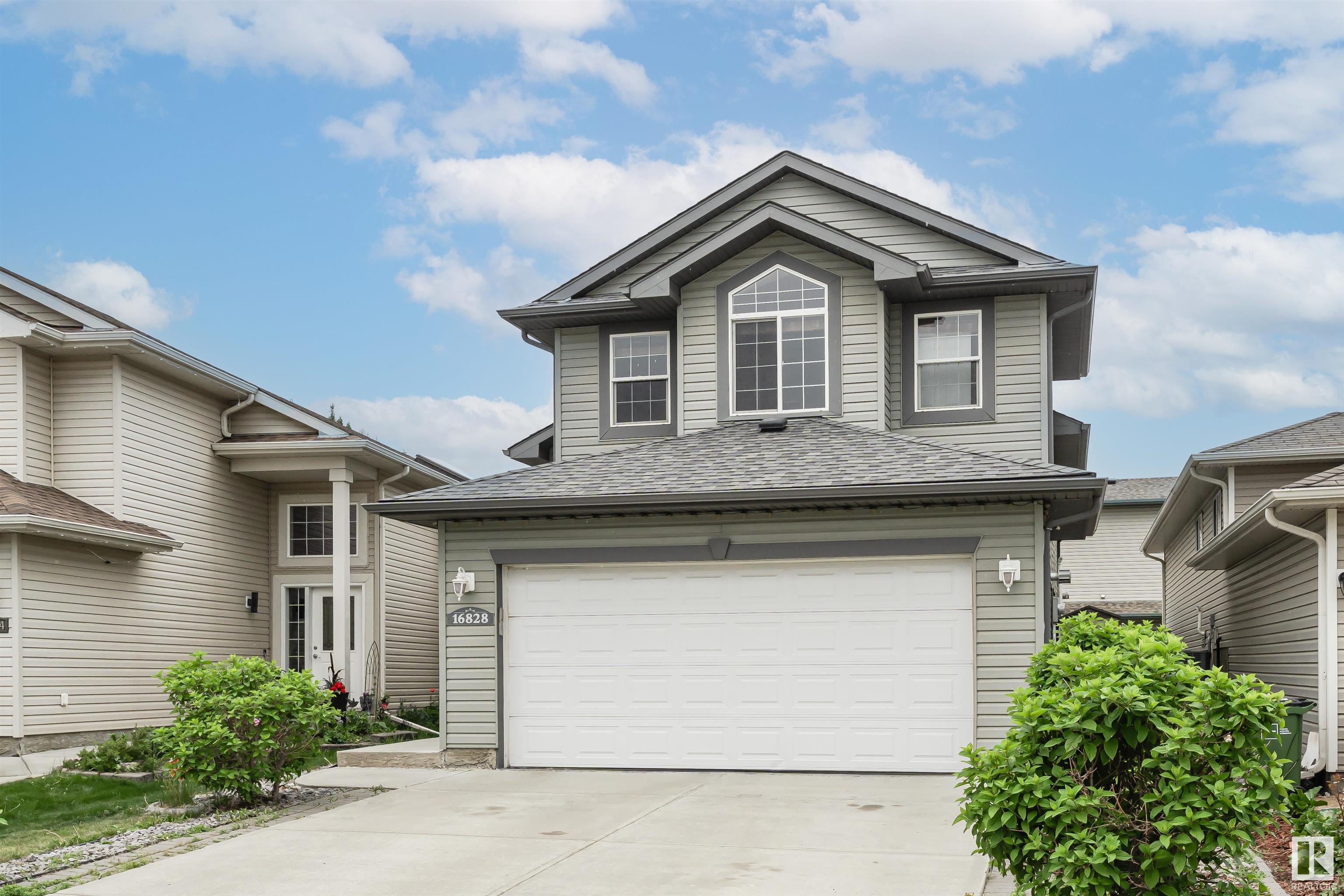 Single Family Home for Sale in Edmonton, AB