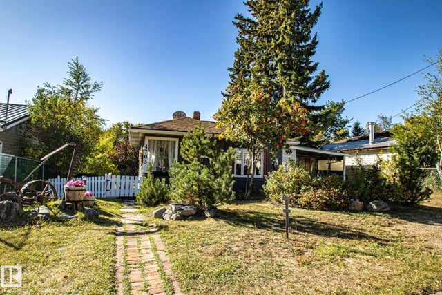 4703 47 Ave, Myrnam