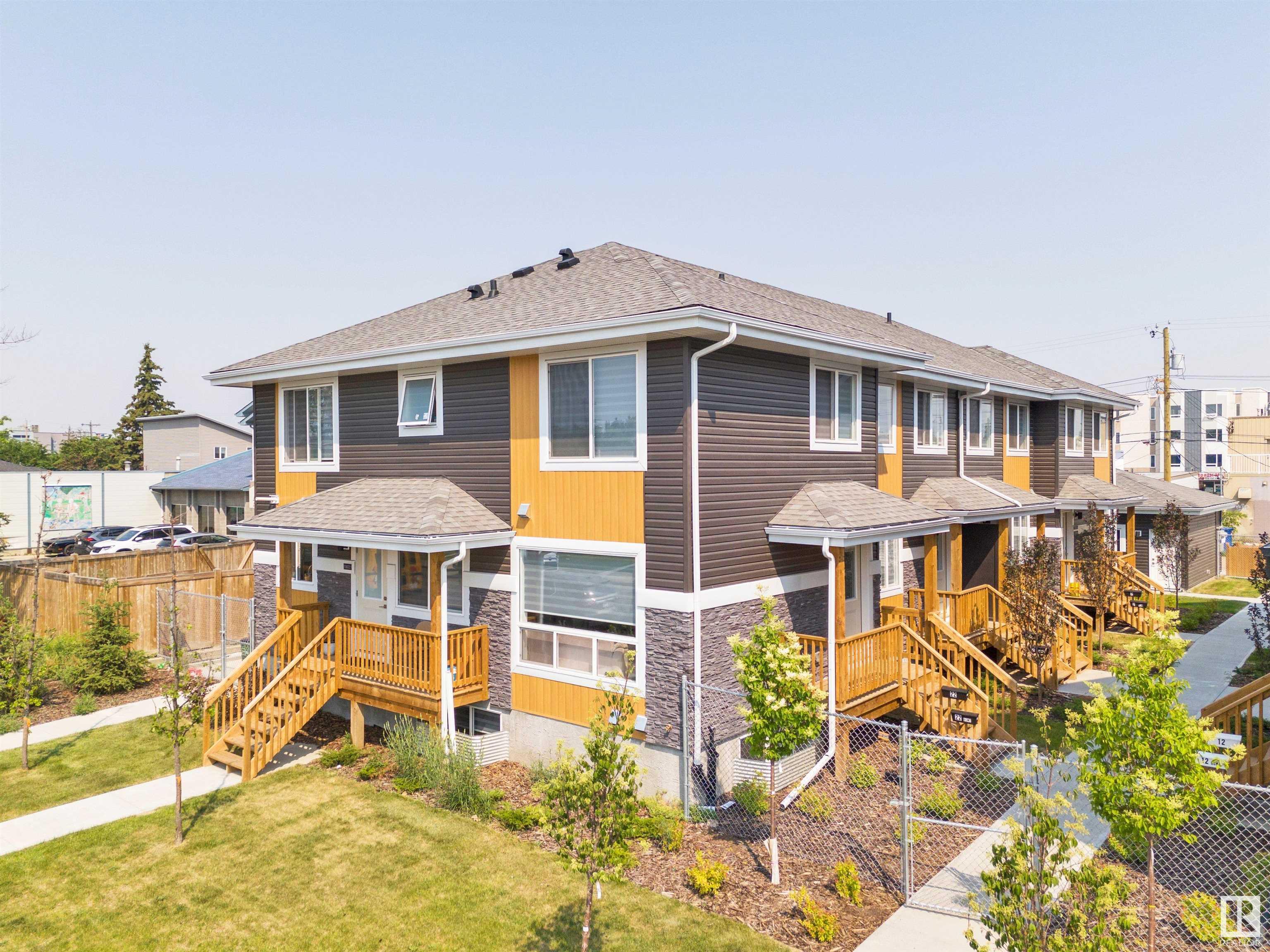 Photo for MLS®# E4442531 - home for sale at 15822 100a Avenue Northwest, Glenwood (Edmonton), Edmonton AB