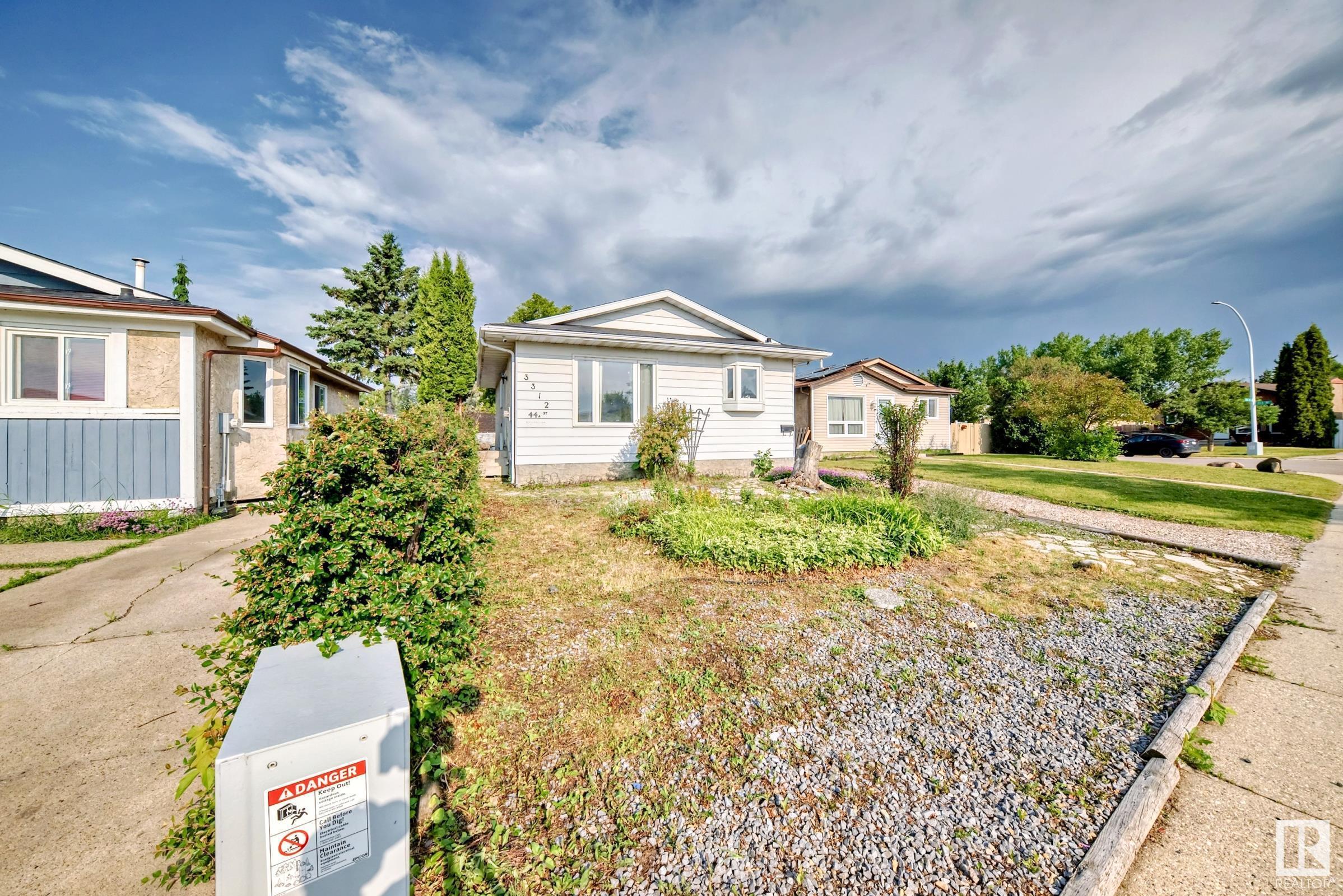 3312 44a Street, Edmonton