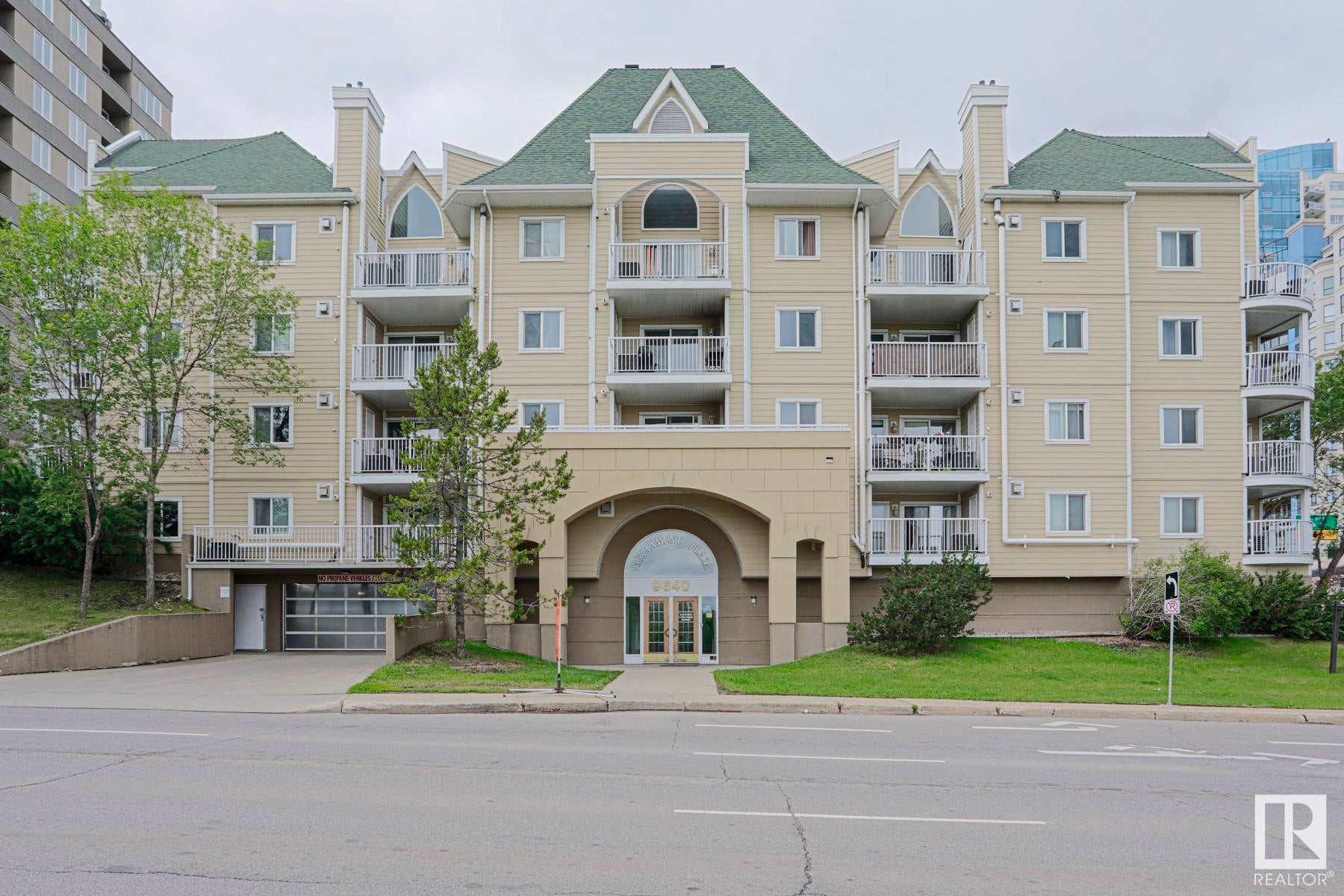 206 9640 105 Street, Edmonton