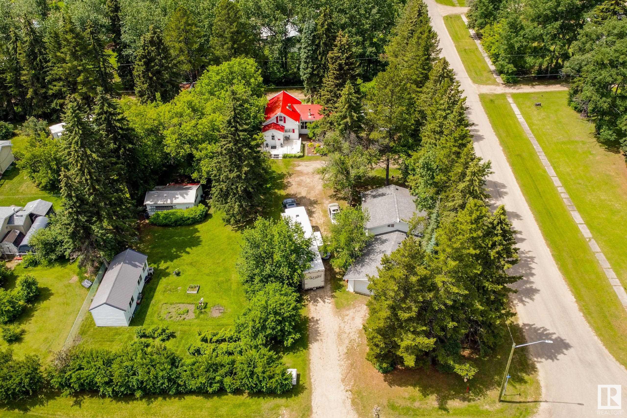305 3 Street, Winfield