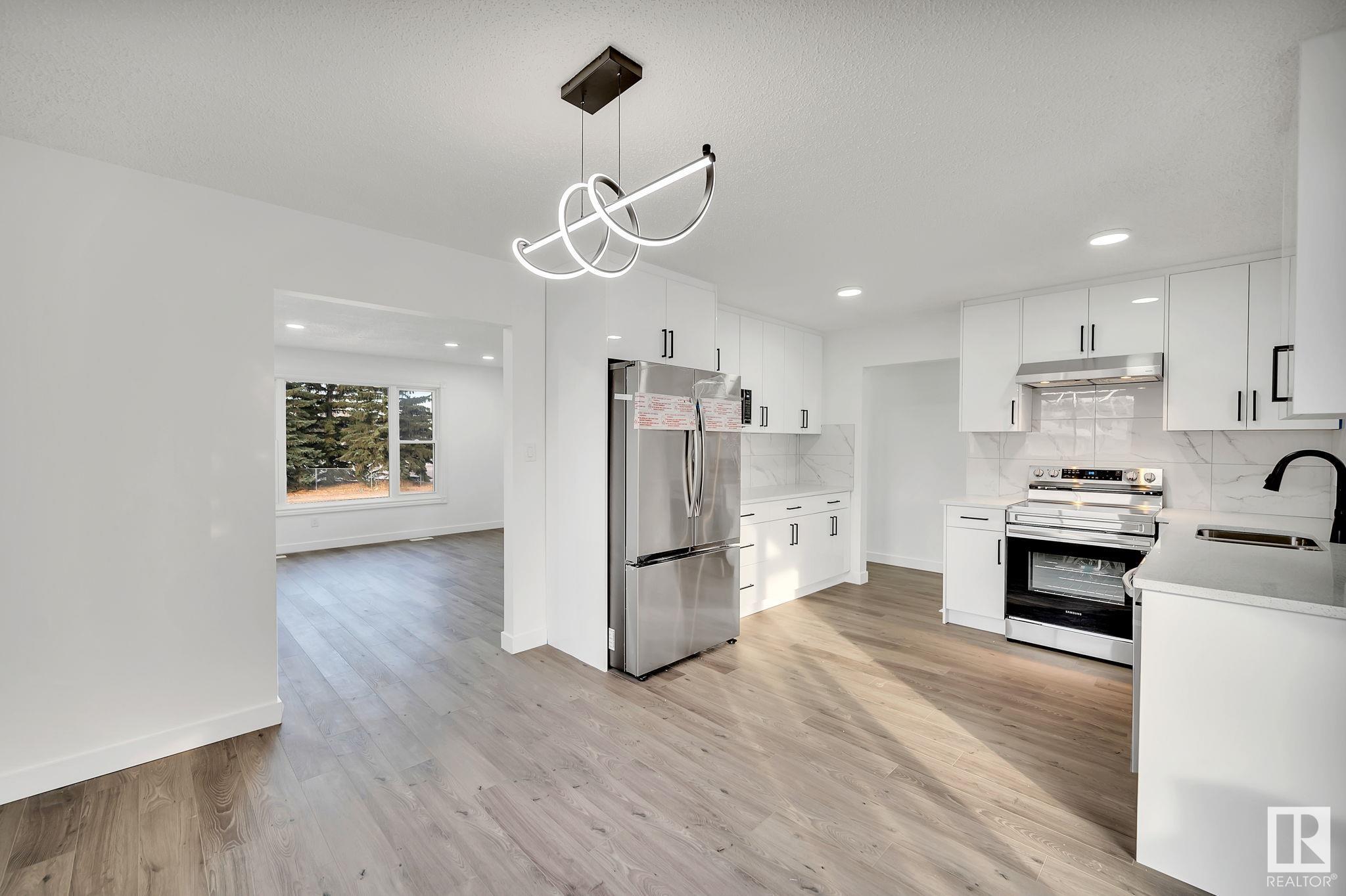 1350 Knottwood Rd E, Edmonton
