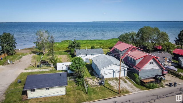 5036 50 Avenue, Rural Lac Ste. Anne County