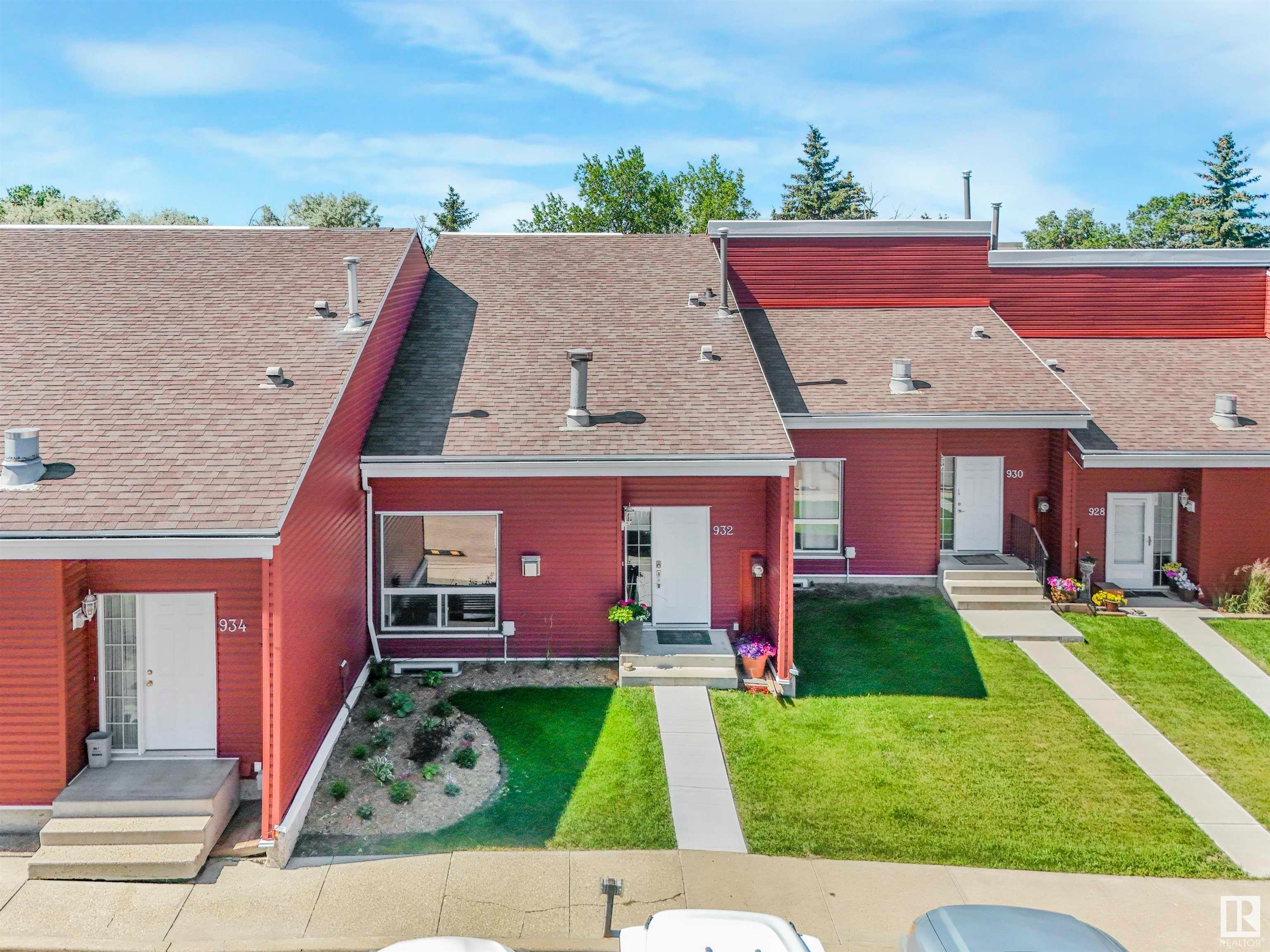 932 Lee Ridge Road, Edmonton
