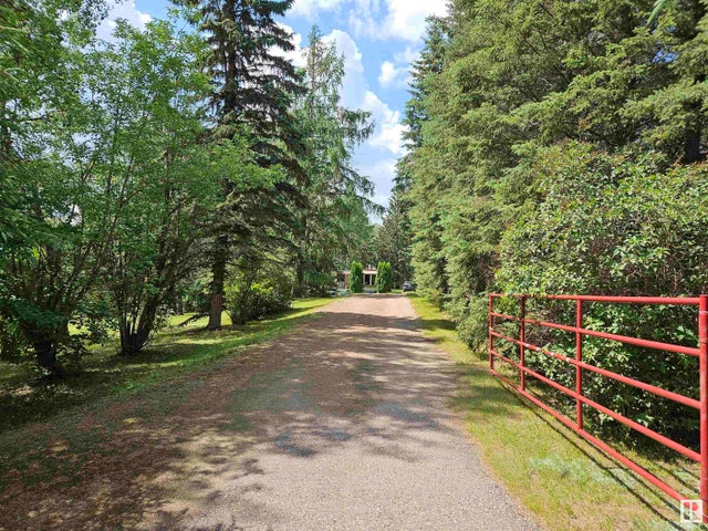 55428 Secondary Highway 881, Rural St. Paul County