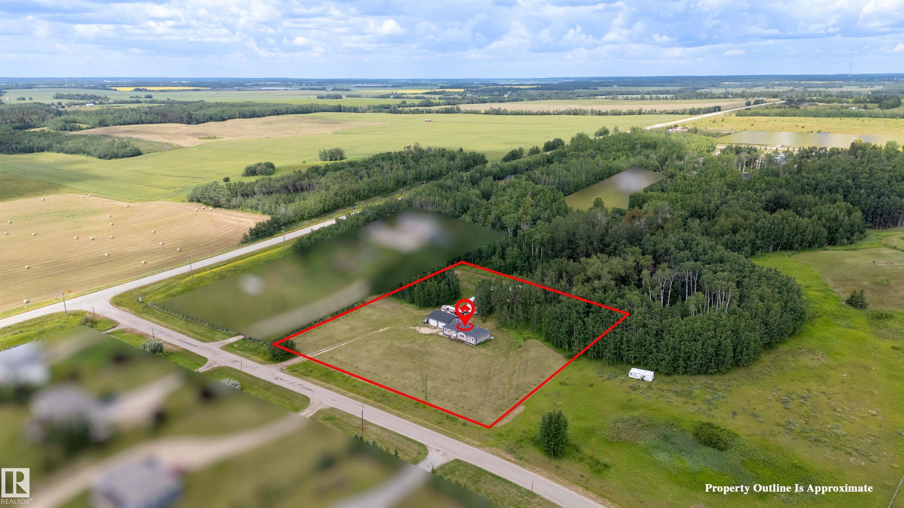 422 55109 Hwy 777, Rural Lac Ste. Anne County