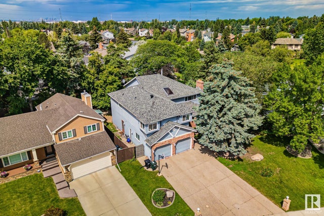 122 Village Downs, Sherwood Park