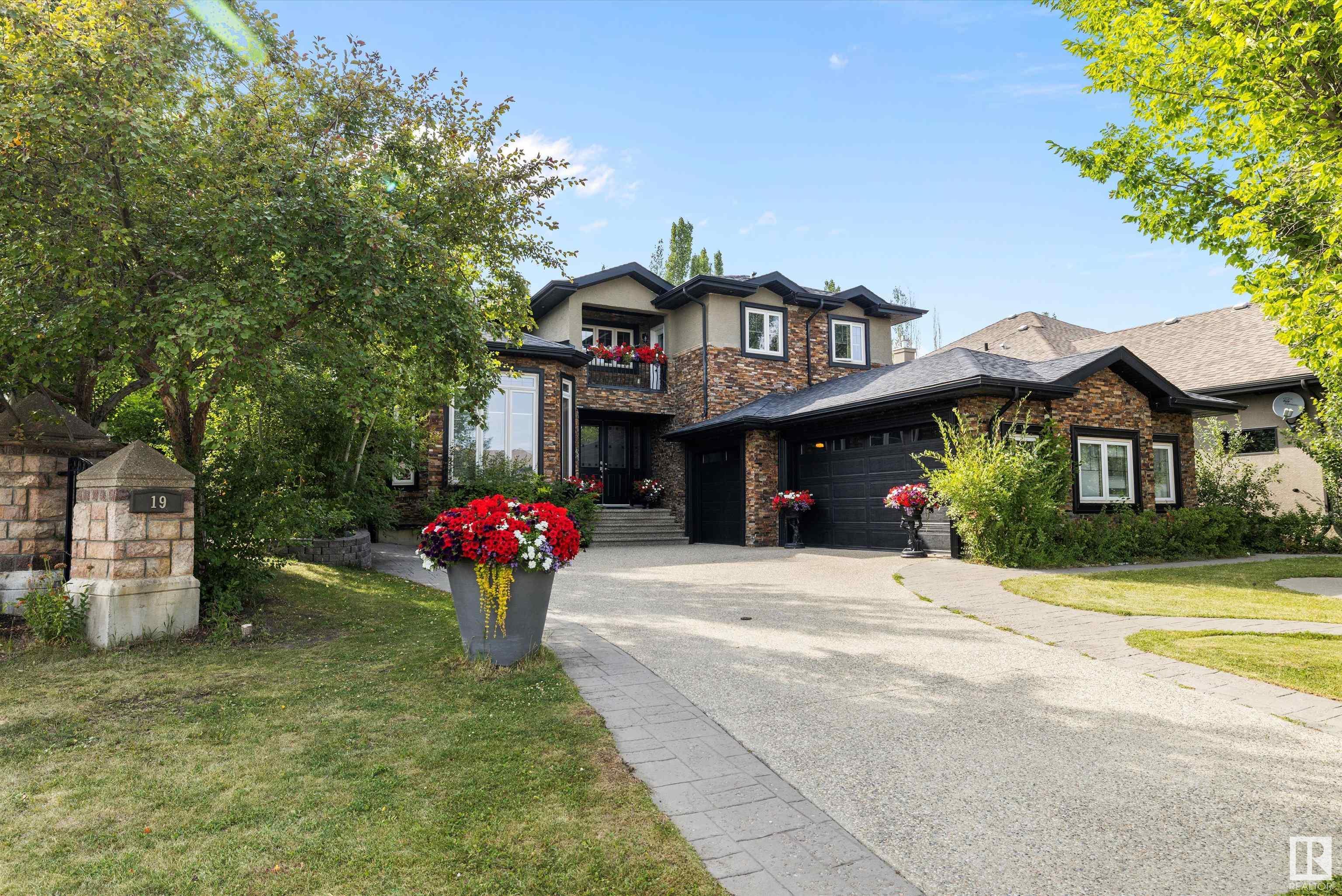 19 Oak Point(e), St. Albert