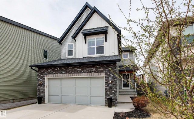 3952 Claxton Loop Sw, Edmonton