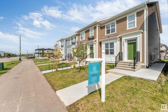 2095 Maple Road Nw, Edmonton