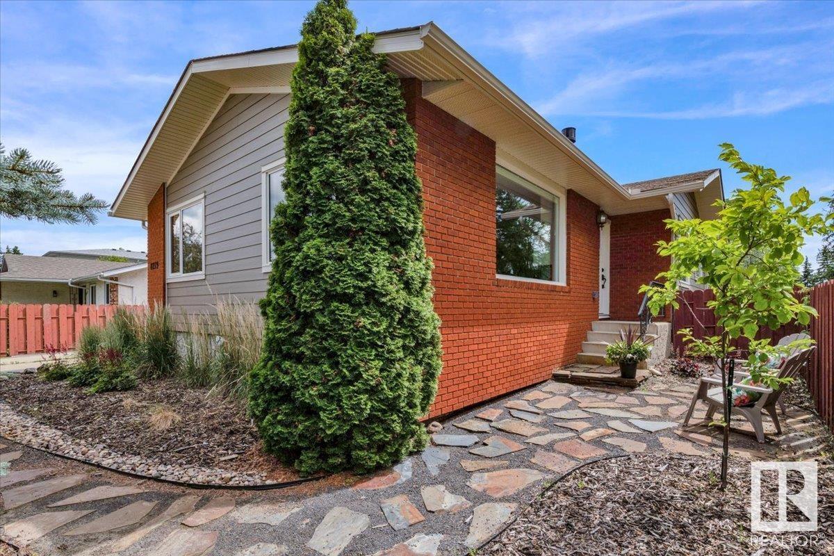 8219 17 Avenue, Edmonton