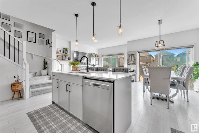 2890 Coughlan Green Drive Sw, Edmonton