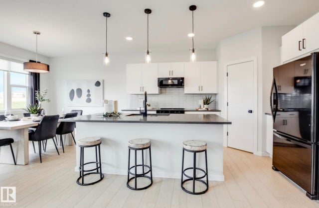 8019 228 Street Nw, Edmonton