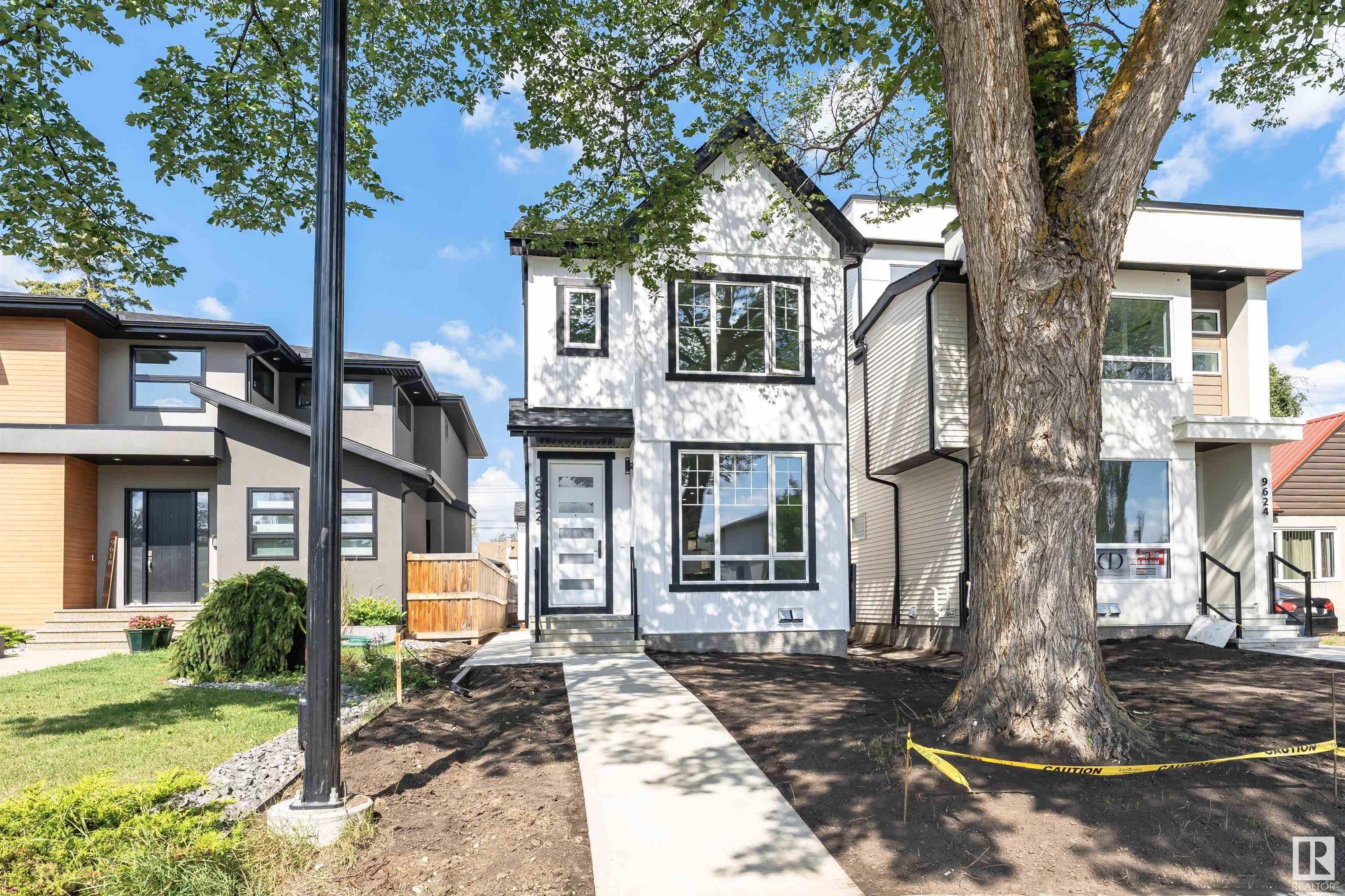 Single Family Property for Sale at 9622 86 Street Northwest, Edmonton: MLS®# E4450323