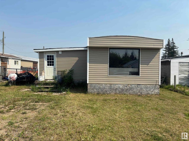 5004 49 Street, Dewberry