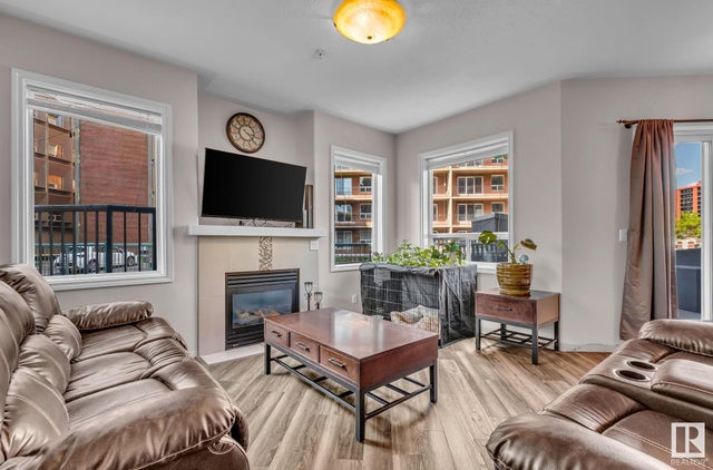 104 10046 110 Street Nw, Edmonton