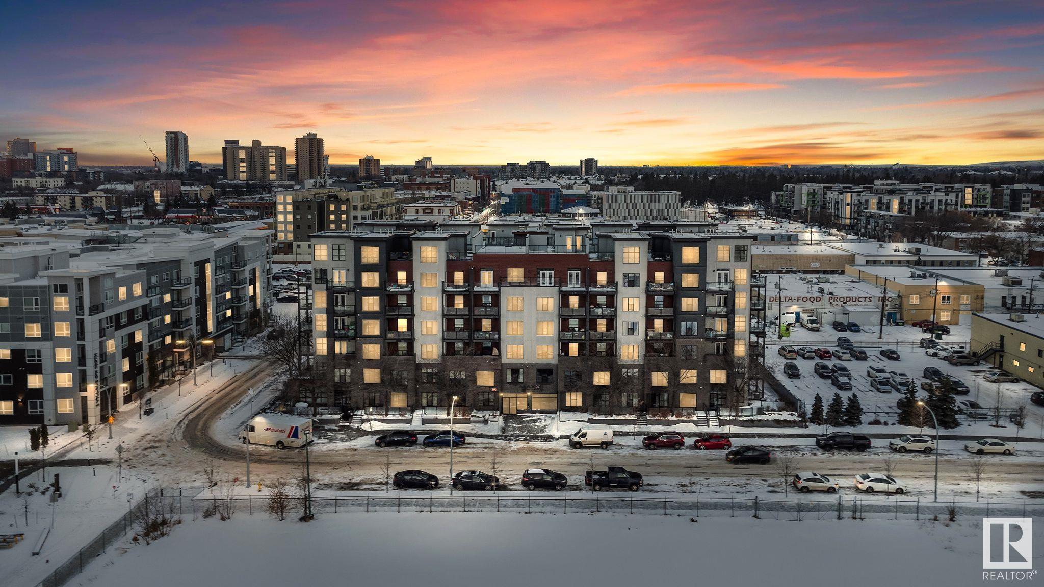 Photo for MLS®# E4451063 - home for sale at 514 10518 113 Street Northwest, Queen Mary Park, Edmonton AB