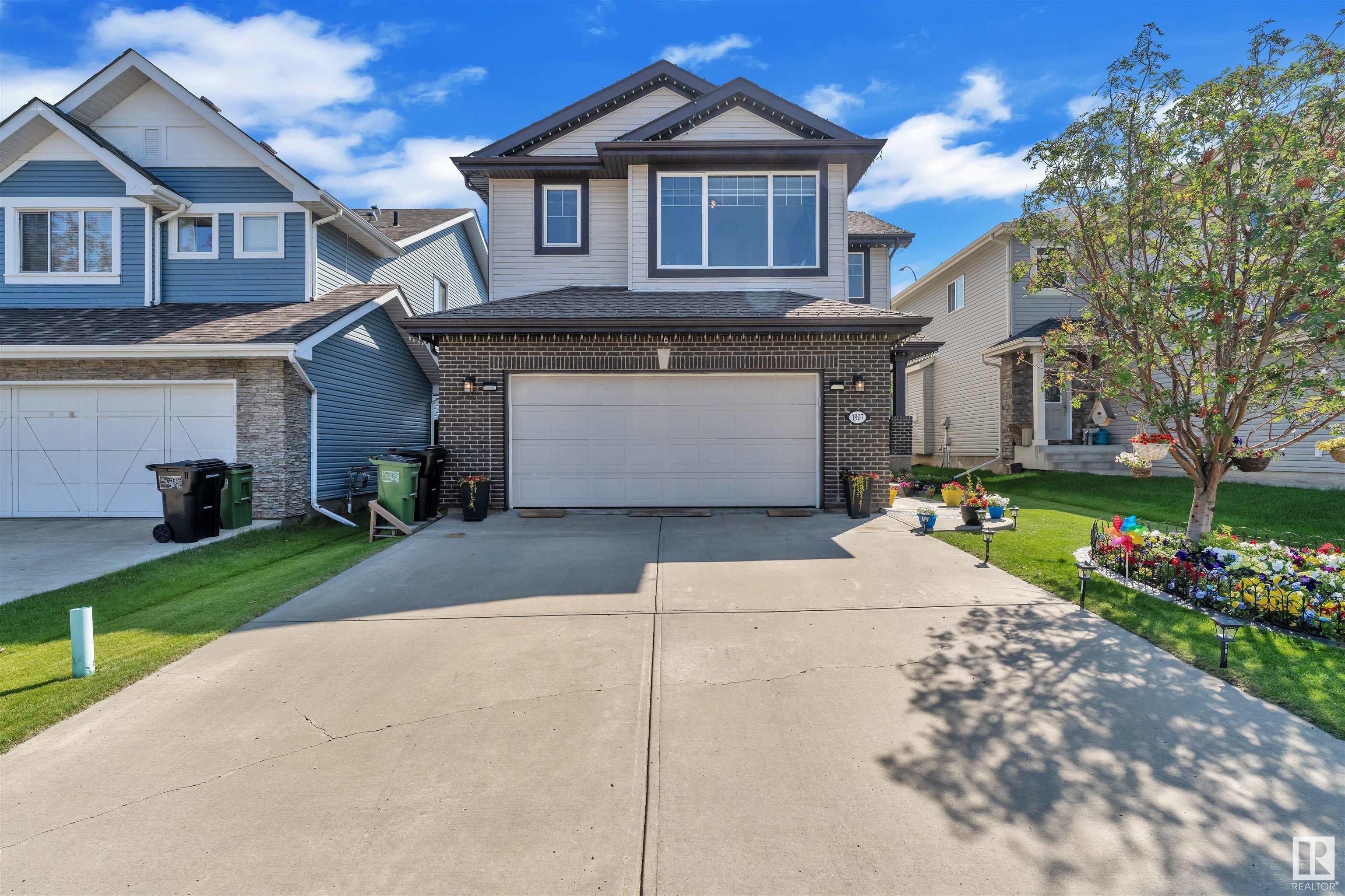 Edmonton Real Estate: Single Family Property for Sale in Summerside