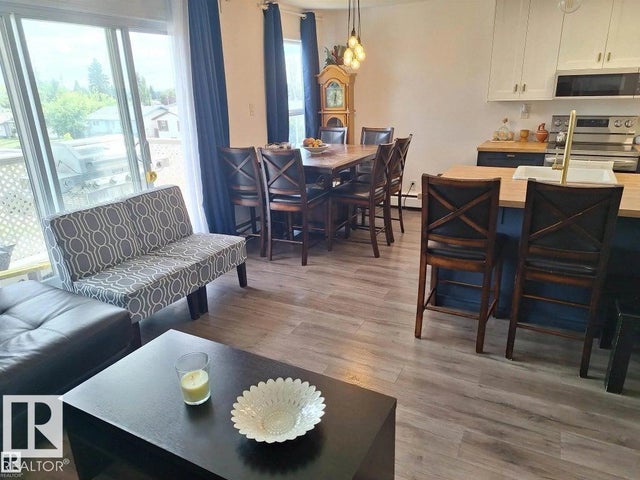 Condo / Townhouse Property for Sale at 301 7220 144 Avenue Northwest, Edmonton: MLS®# E4451232