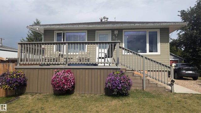 5220 53 Avenue, Mundare