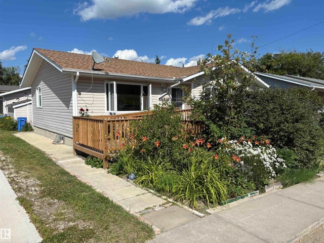 4824 49 Avenue, Sangudo