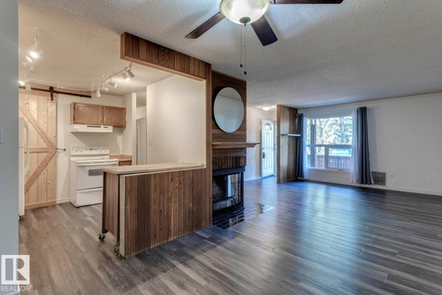 206 Surrey Gardens Gardens Nw, Edmonton