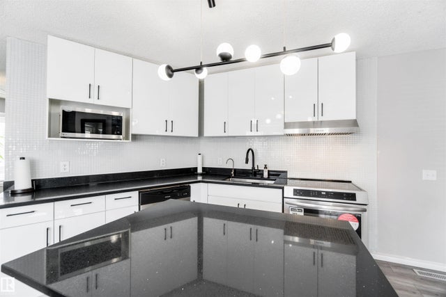 8304 157 Avenue Nw, Edmonton