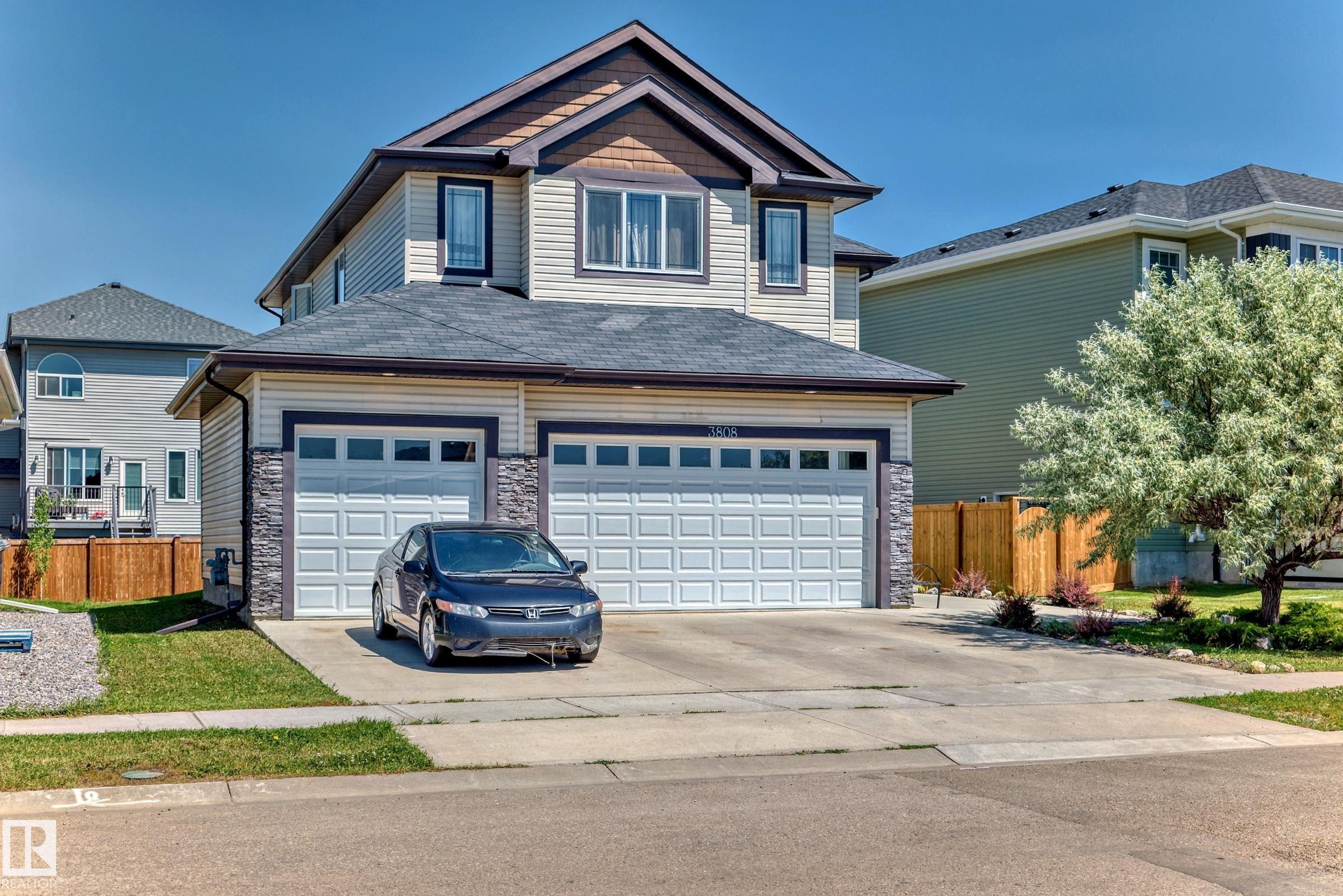 Photo for MLS®# E4452665 - home for sale at 3808 Triomphe Bv, Triomphe Estates, Beaumont AB
