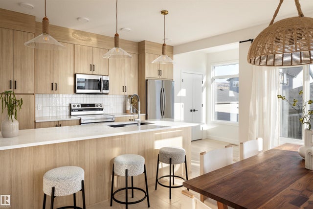 2133 Crossbill Lane Nw, Edmonton