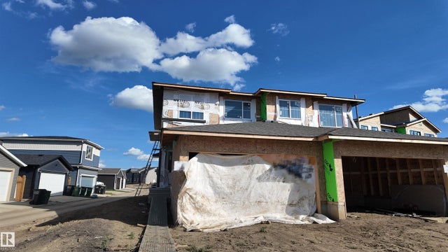 5621 Hawthorn Way Sw, Edmonton