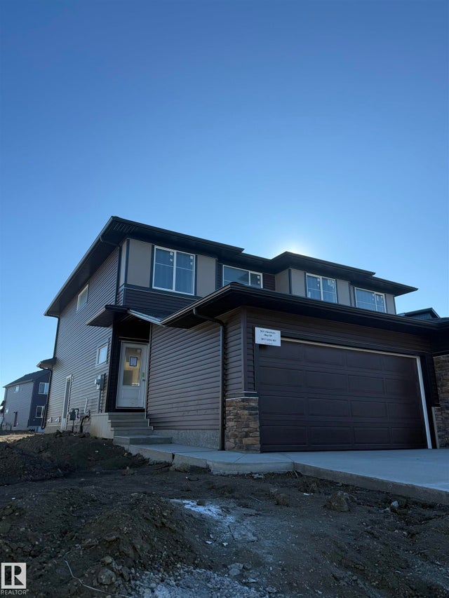 5621 Hawthorn Way Sw, Edmonton