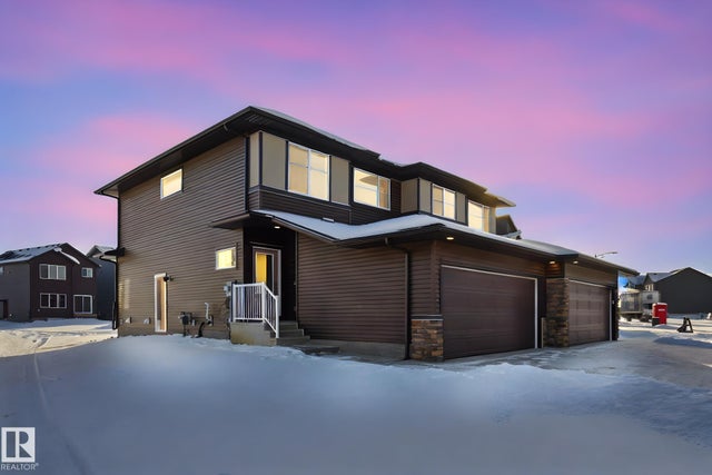 5621 Hawthorn Way Sw, Edmonton