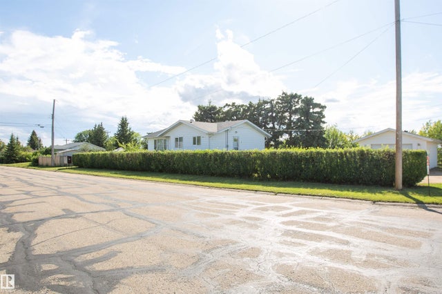5530 46 Street, Barrhead