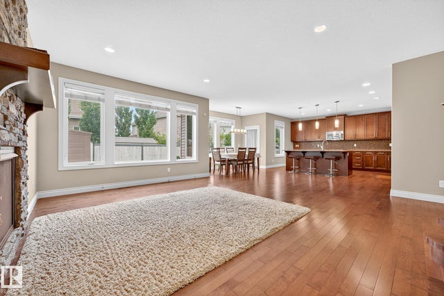 2121 90a Street Sw, Edmonton