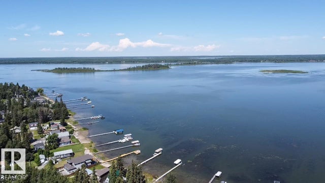 1806 Cove Crescent, Rural Lac Ste. Anne County