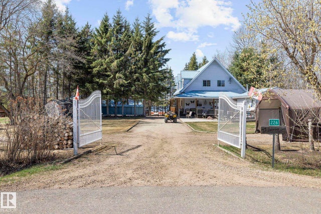 60201 Rng Rd 122, Rural St. Paul County