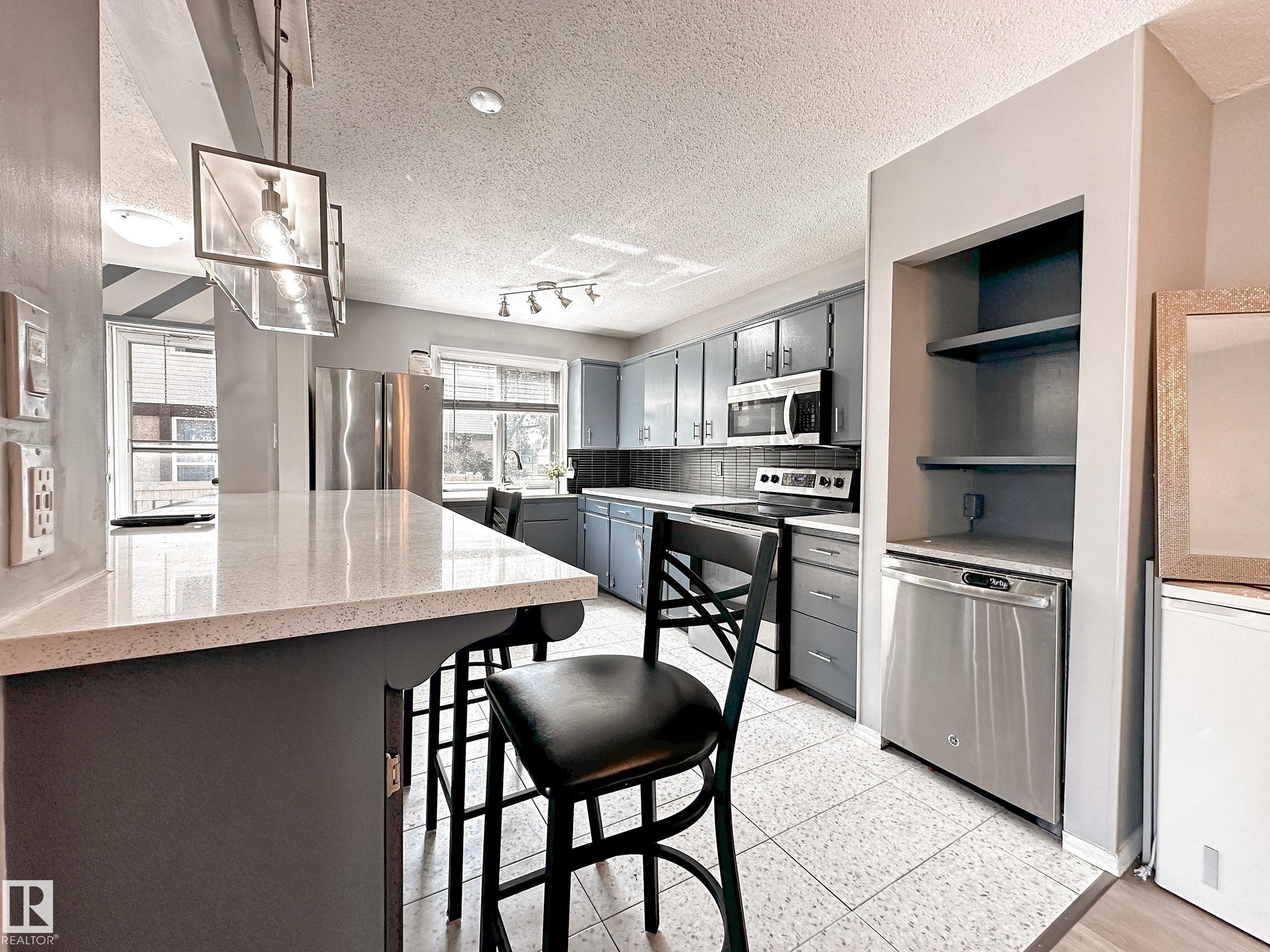858 Erin Place, Edmonton