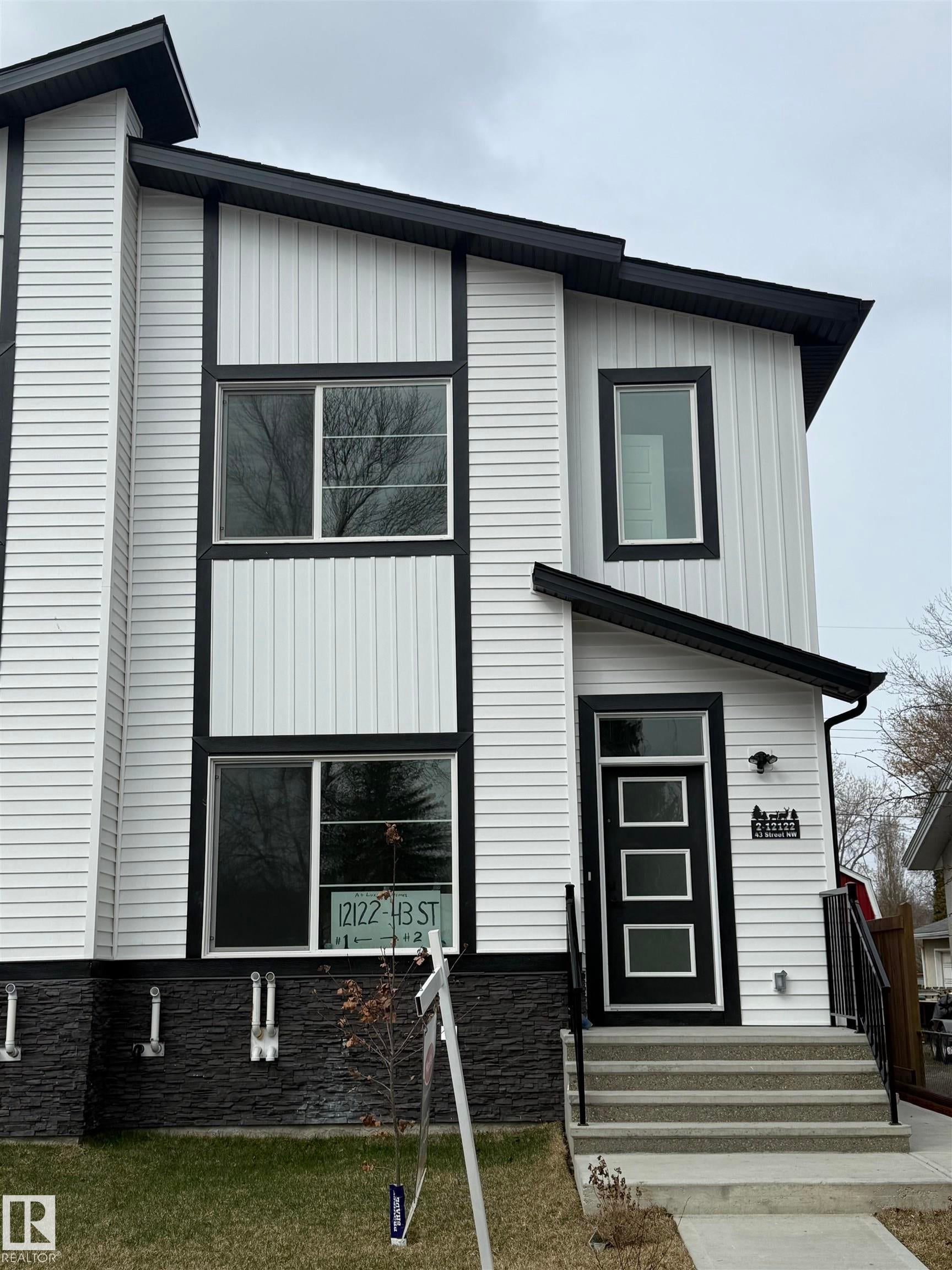 2 12122 43 Street, Edmonton