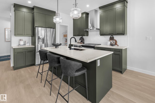 833 Rowan Close Sw, Edmonton