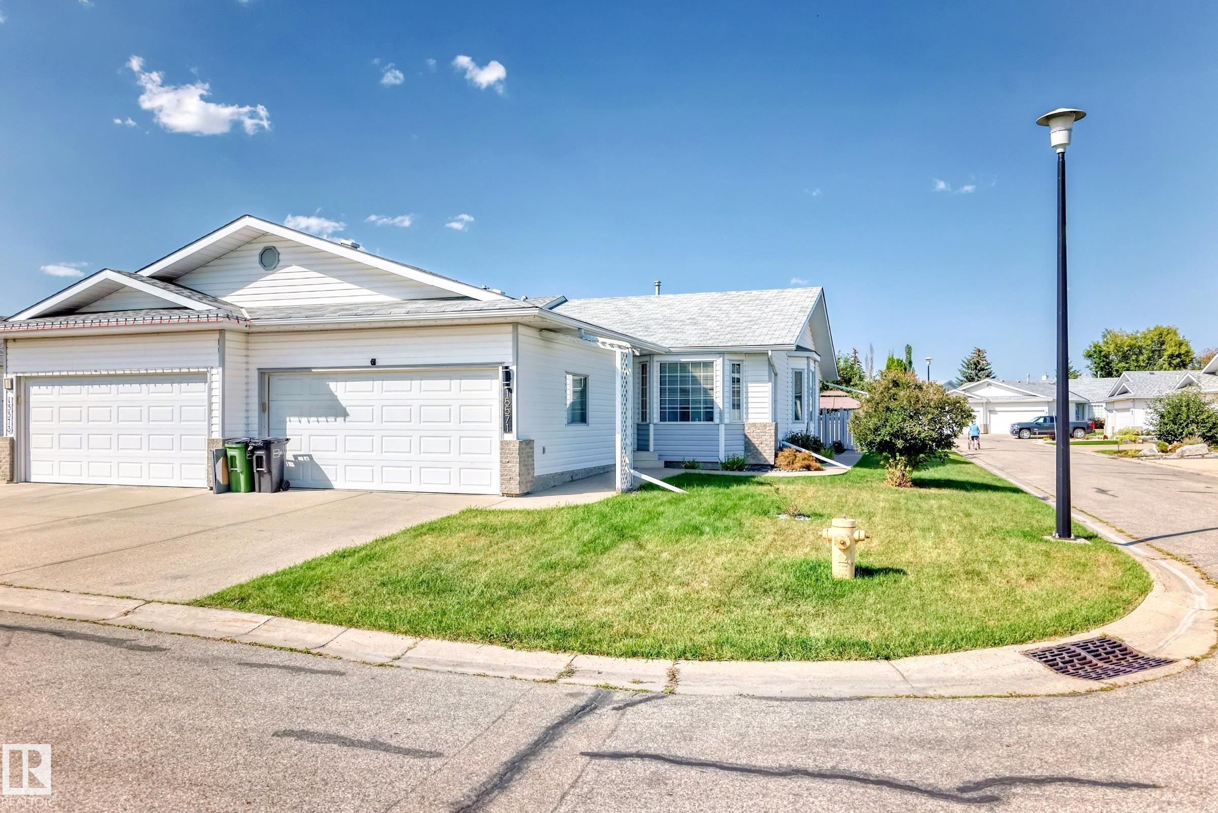 Single Family Home for Sale in Edmonton, AB