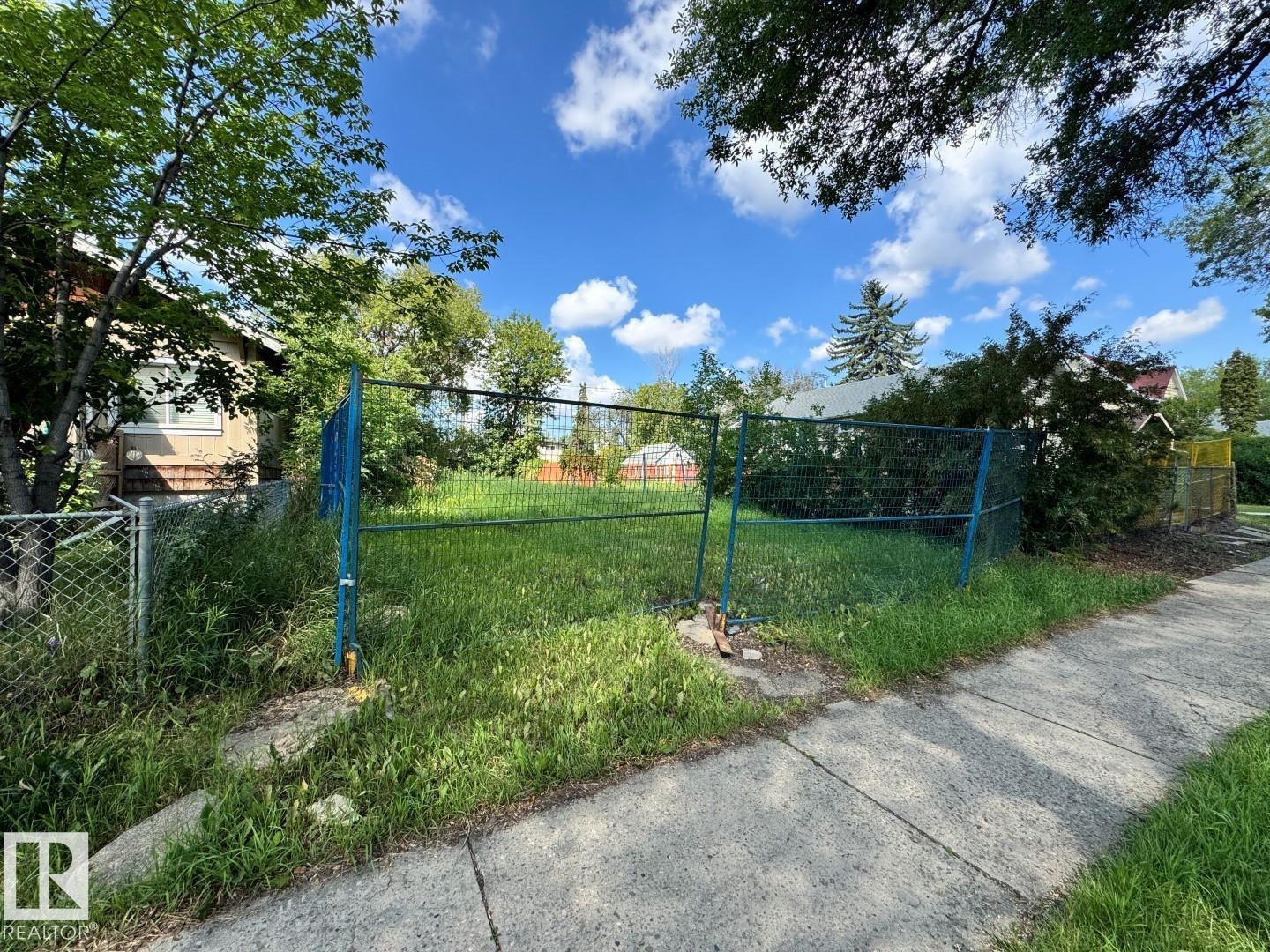 Spruce Avenue Real Estate Listing, Edmonton, AB T5G 1W8