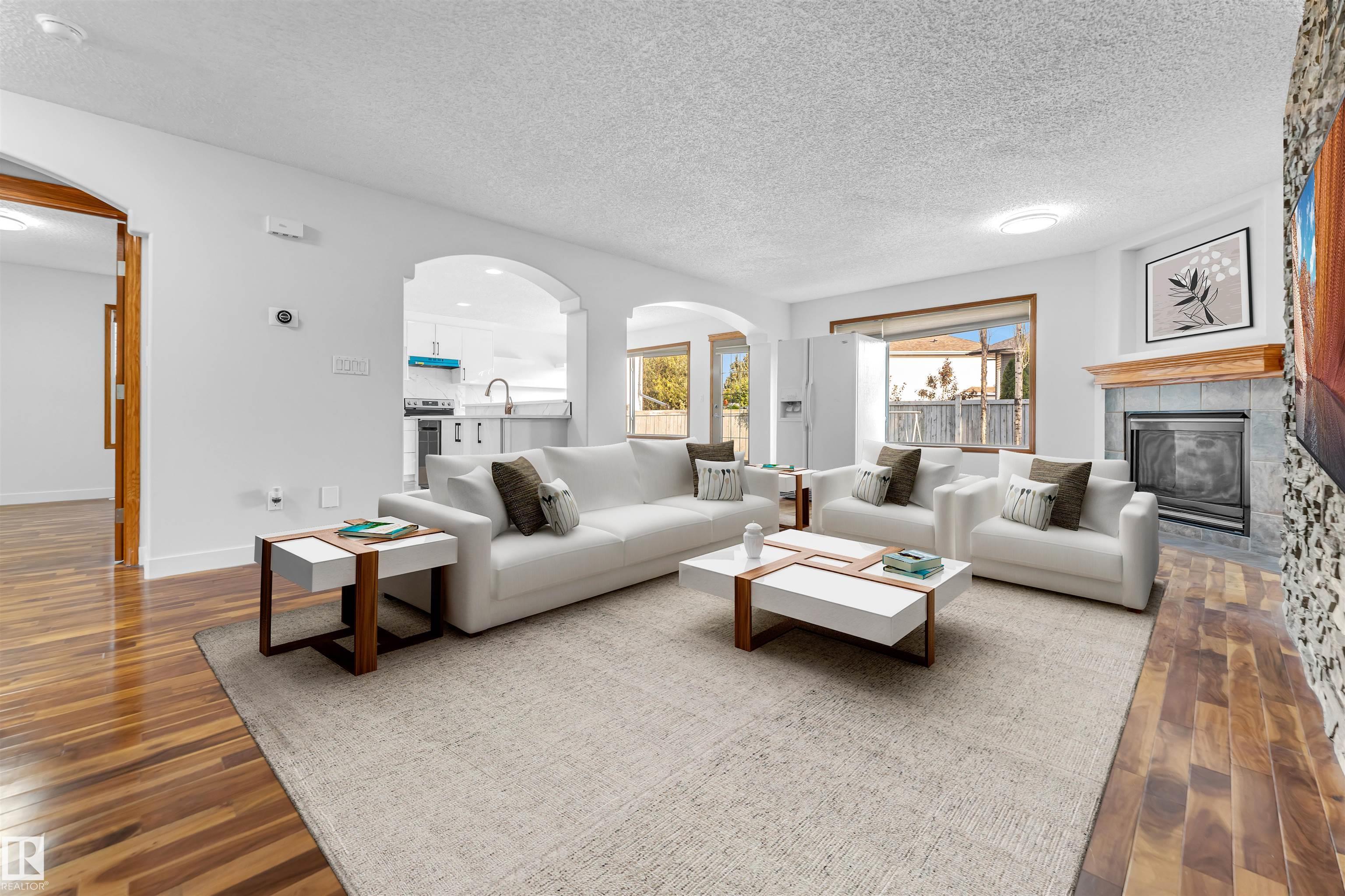 Photo for MLS®# E4455496 - home for sale at 10621 175a Avenue Northwest, Chambery, Edmonton AB