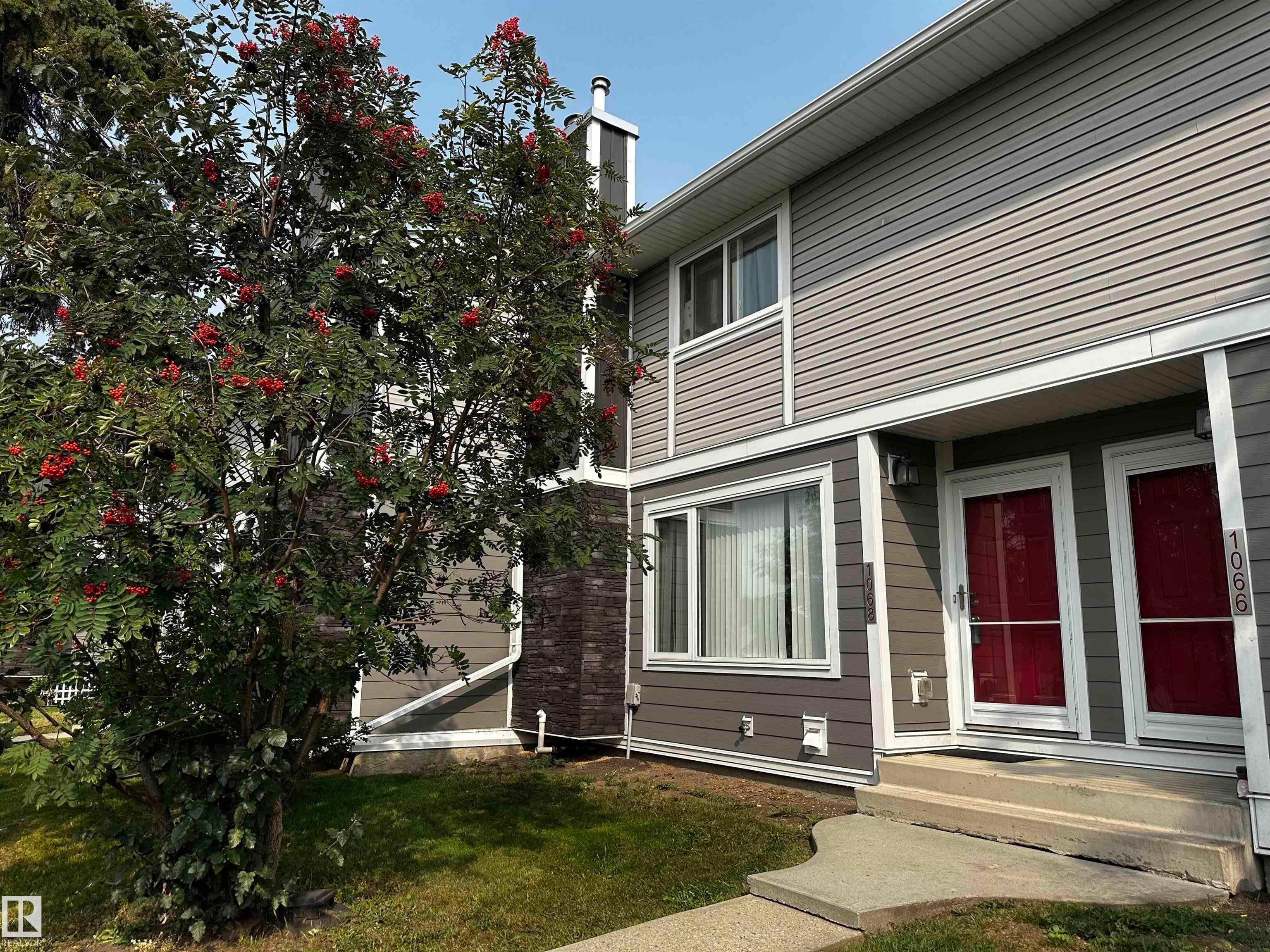 Condo / Townhouse Property for Sale at 1068 Lakewood Road Northwest, Edmonton: MLS®# E4455771