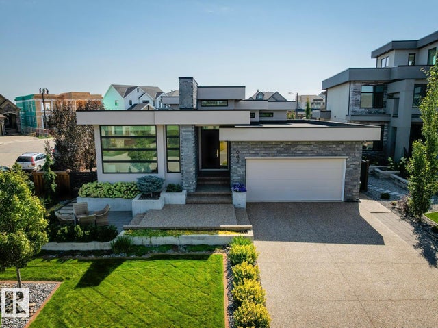 682 Howatt Drive Sw, Edmonton