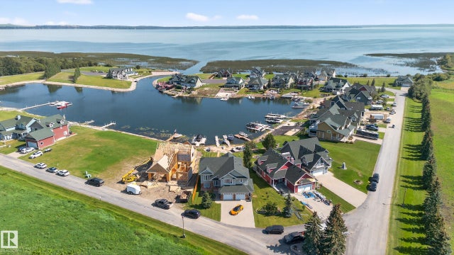 32 Sunset Harbour, Rural Wetaskiwin County