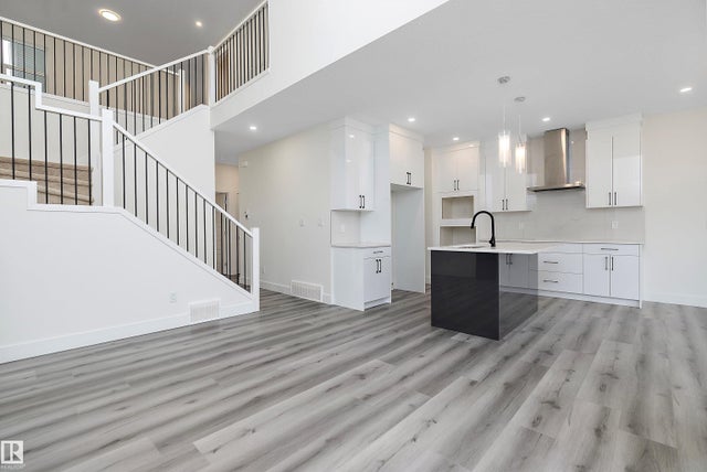 2532 210 Street Nw, Edmonton